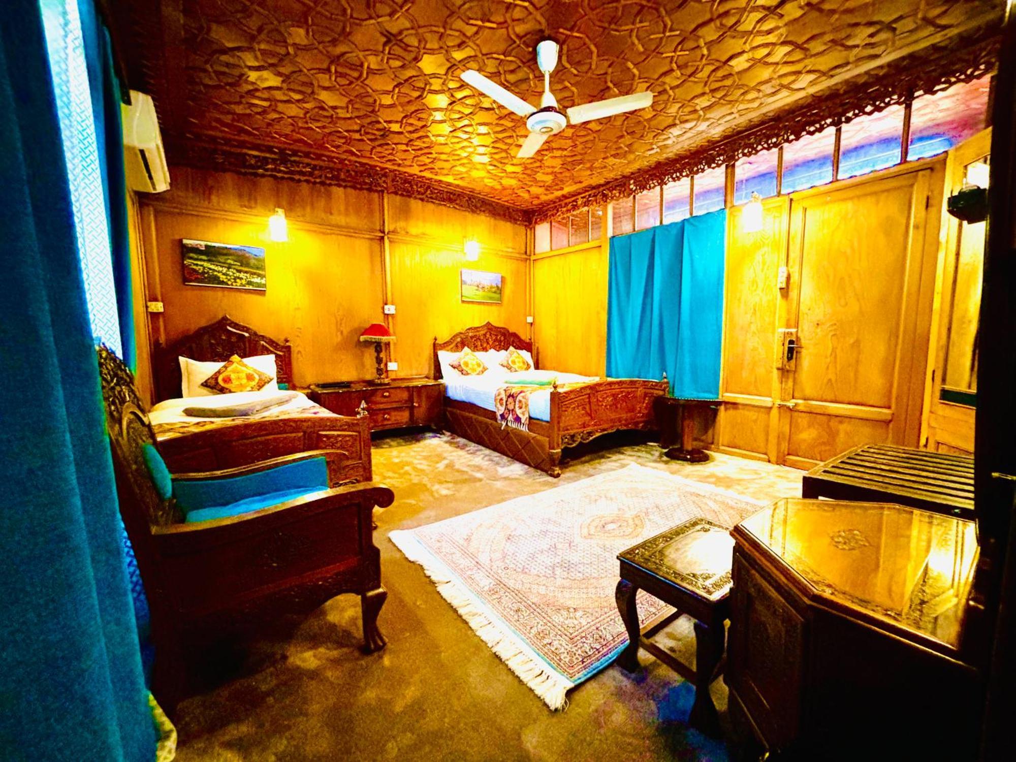 The Badyari Palace Houseboats Srinagar  Luaran gambar