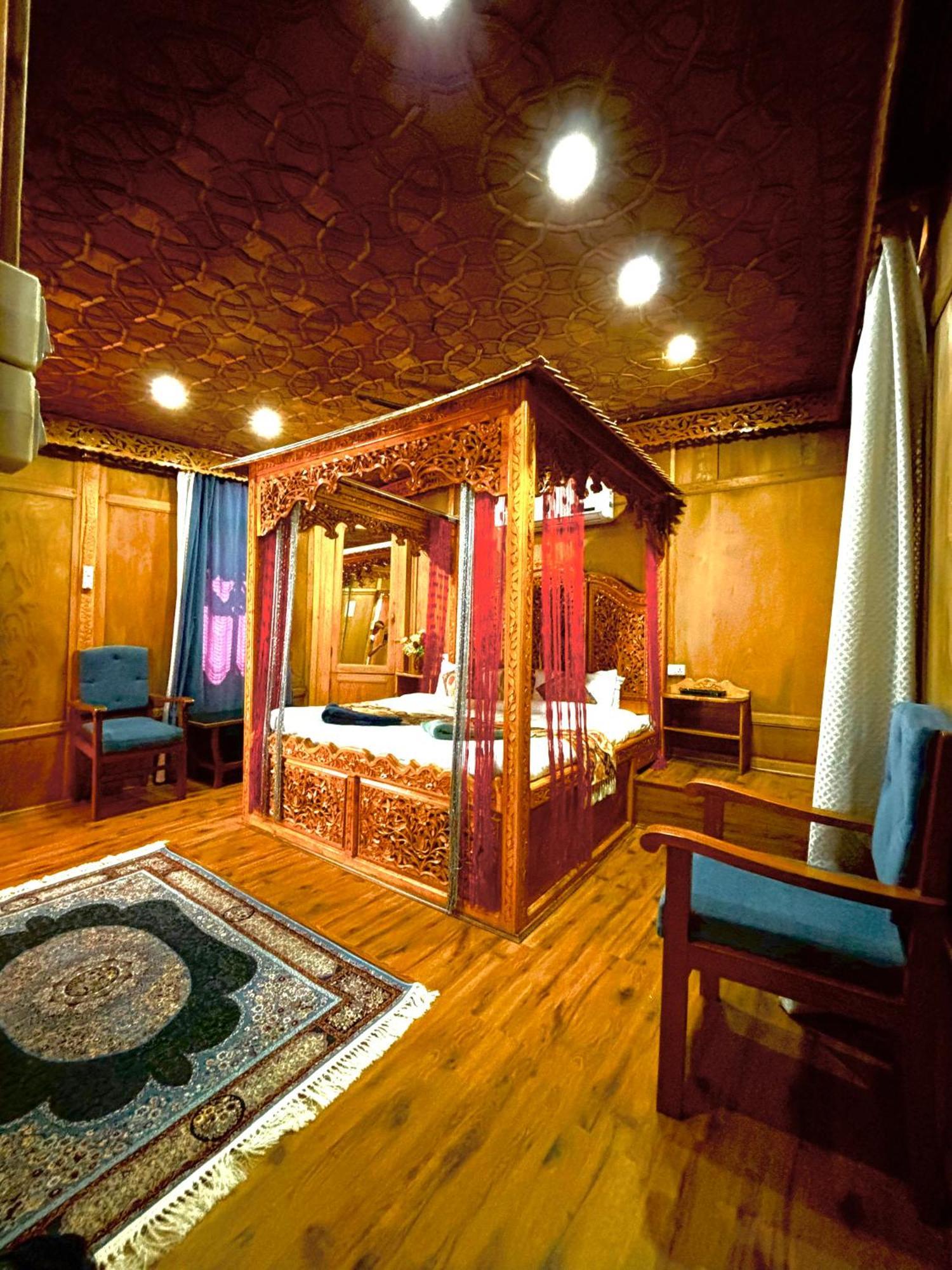 The Badyari Palace Houseboats Srinagar  Luaran gambar